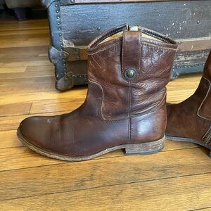Frye short Brown boots